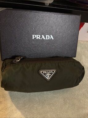 Prada lady small cosmetic pouch Nylon with Logo Plaque